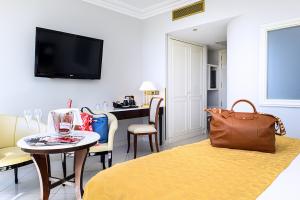 CHAMBRES & SUITES
